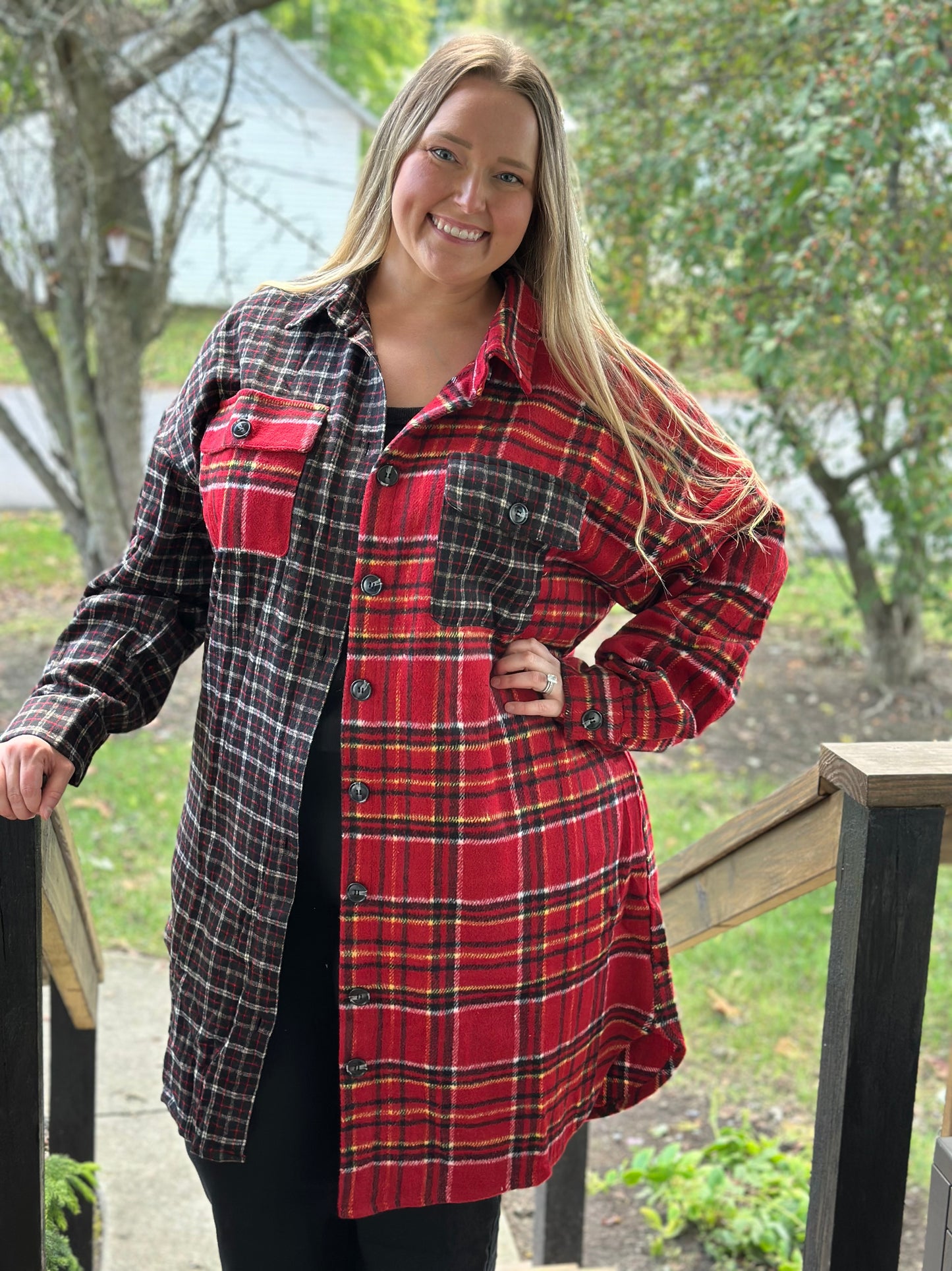 PLUS SIZE OPPOSITES ATTRACT FLANNEL JACKET: BLACK/RED, 1X/2XL